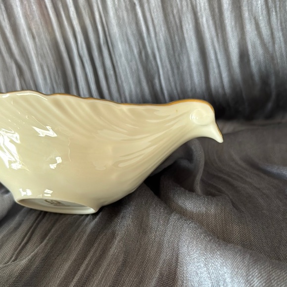 Lenox Cream and Gold Serveware Swan Dish 2 Piece Set - Picture 3 of 11